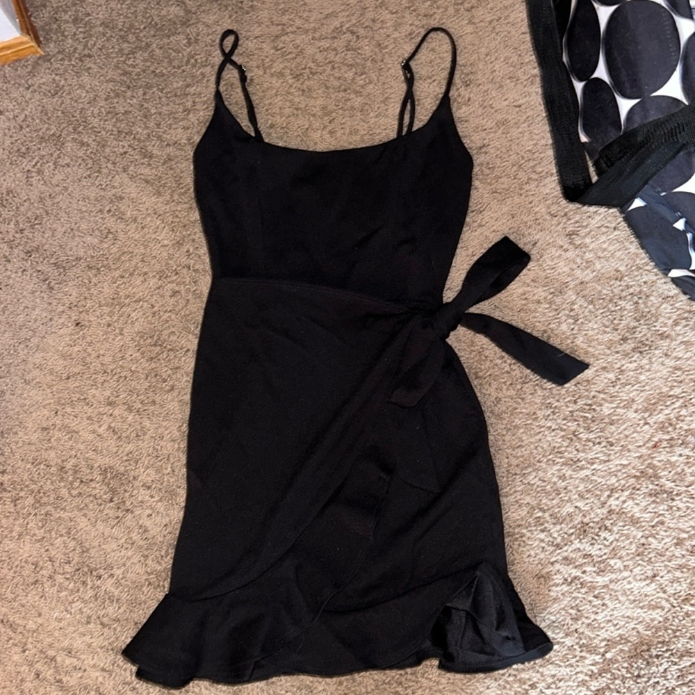 NWOT Lucy in the sky black wrap dress